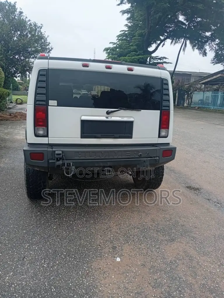Hummer H2 2005 White