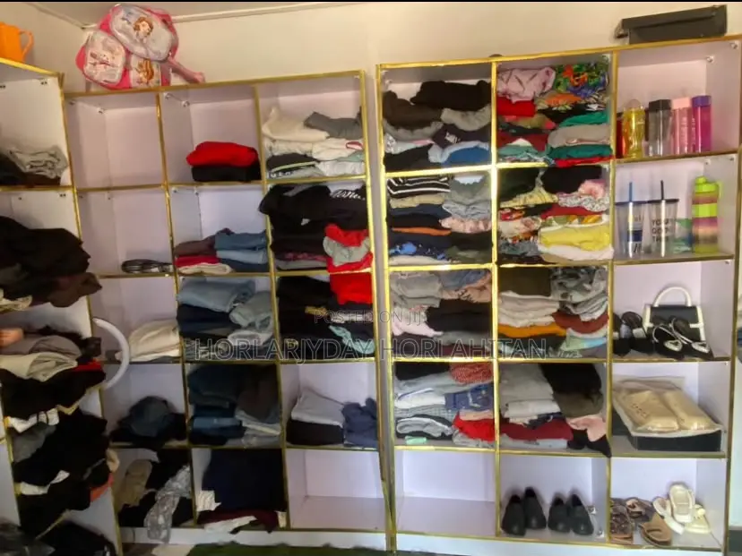 Neatly Used Shelf
