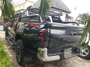 Toyota Tacoma 2018 Black
