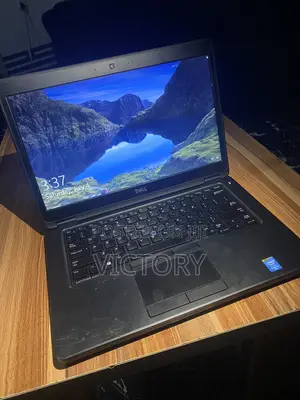 Laptop Dell Latitude 5450 8GB Intel Core i5 SSHD (Hybrid) 500GB