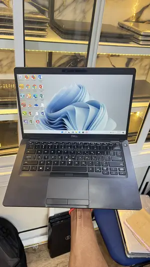 Laptop Dell Latitude 5400 8GB Intel Core i5 SSD 256GB