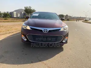 Toyota Avalon XLE Plus FWD Sedan (3.6L 6cyl 6A) 2016 Red