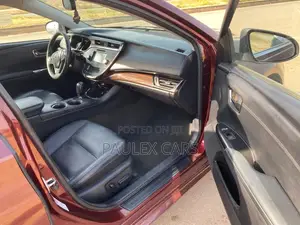 Toyota Avalon XLE Plus FWD Sedan (3.6L 6cyl 6A) 2016 Red