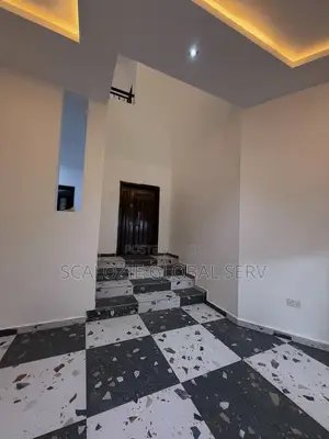 5bdrm Duplex in Circular Road, Woji for sale