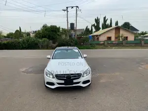 Mercedes-Benz C300 Sport 4Matic Sedan AWD (2.0L 4cyl 7A) 2017 White