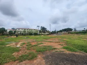 1000m2 500m2 Luxury Land in Iyaganku GRA, for Sale