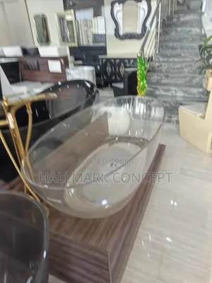 Luxury Glass Bathtub