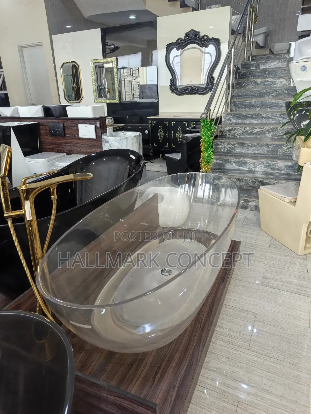 Luxury Glass Bathtub