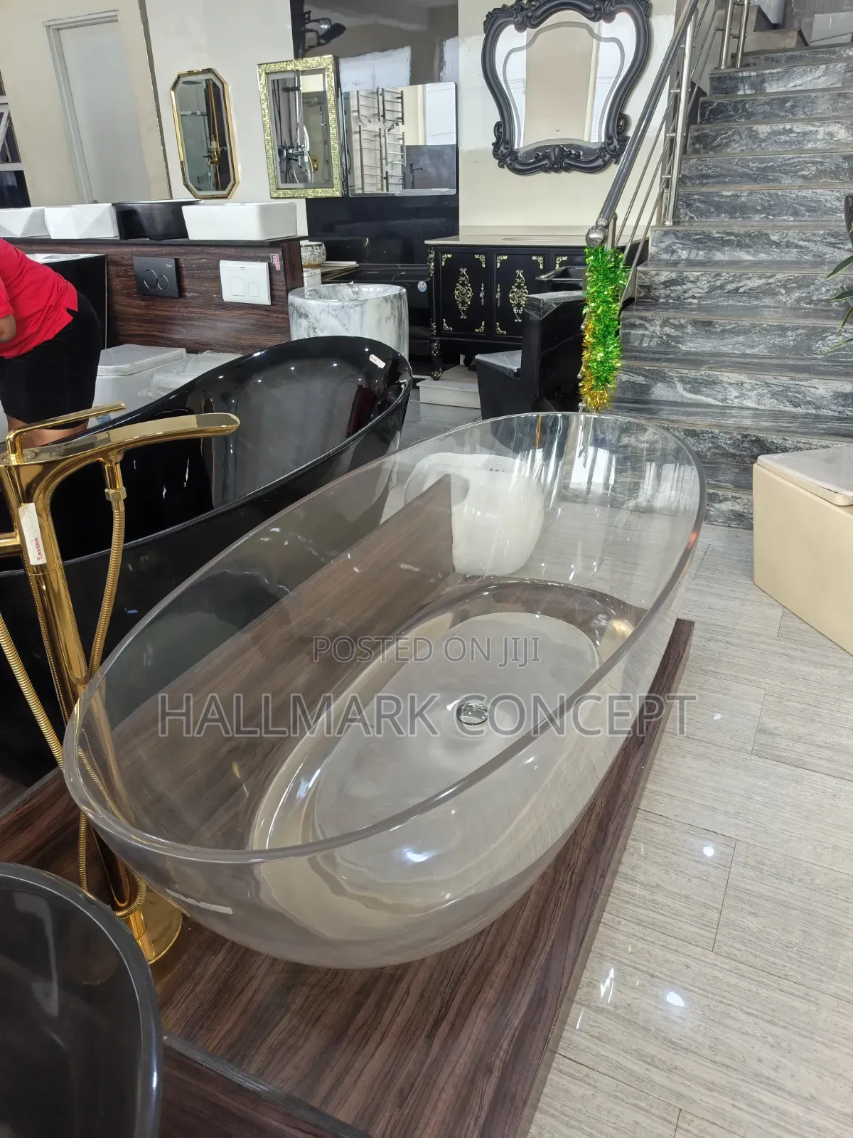 Luxury Glass Bathtub