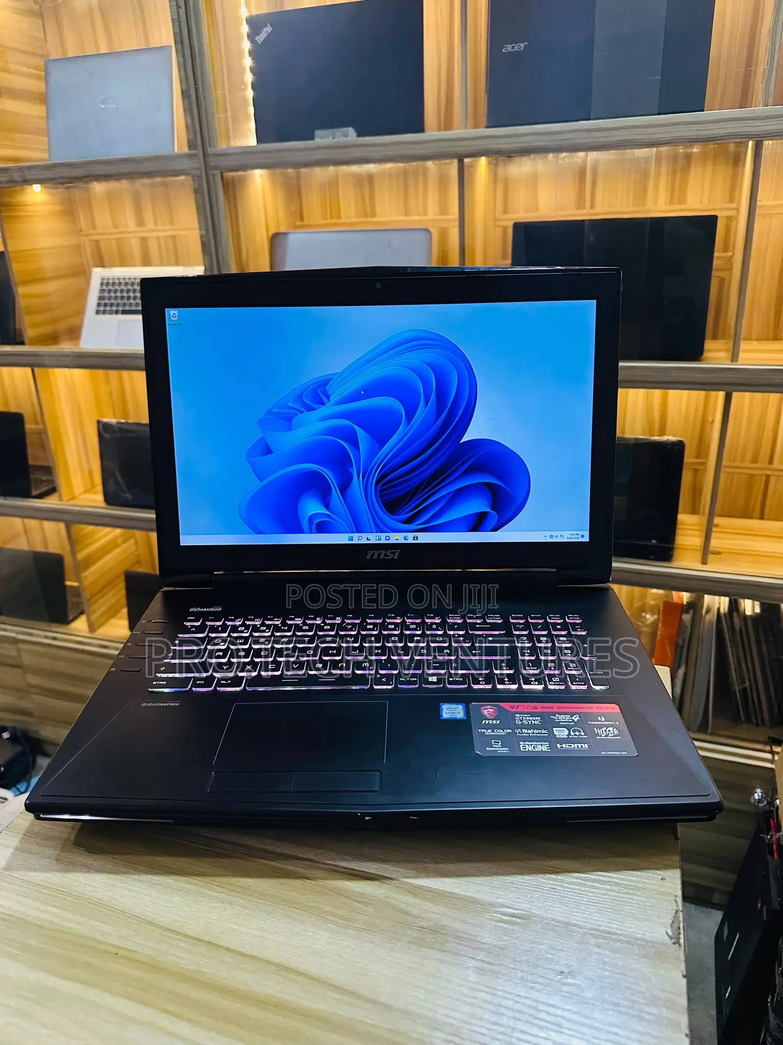 Laptop MSI 32GB Intel Core i7 SSD 512GB