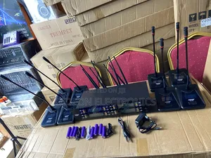 Shure 8 in 1 Conference Wireless Microphone