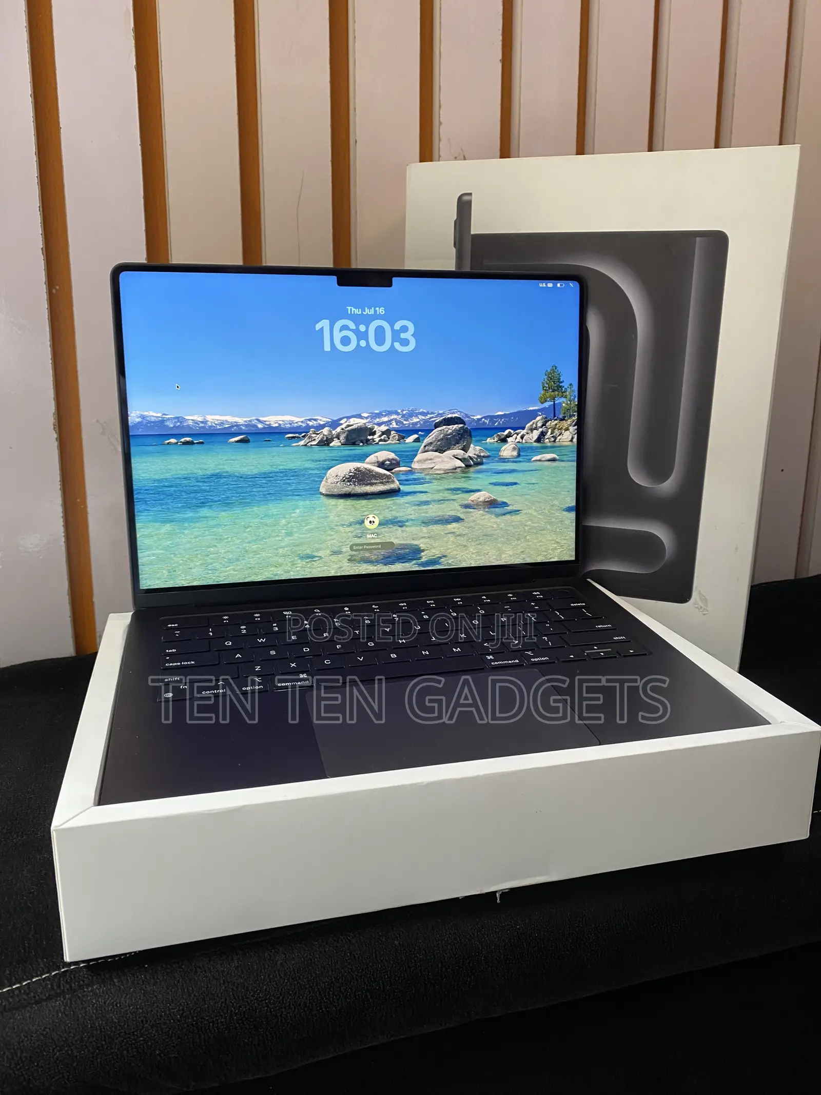 Laptop Apple MacBook Pro 2024 M4 16GB Apple M4 SSD 512GB