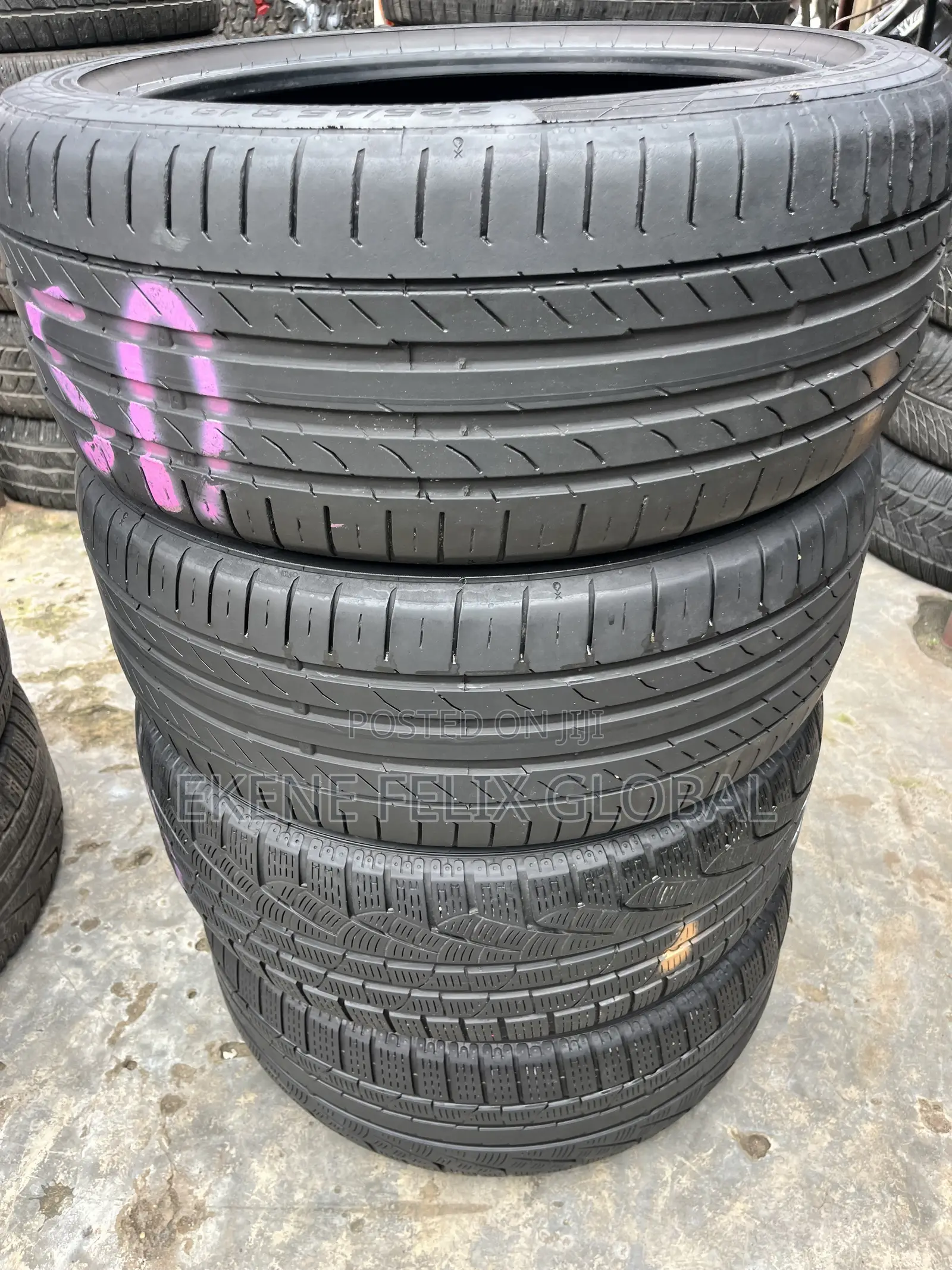 225/45/18 Run Flat for Mercedes, BMW Etc