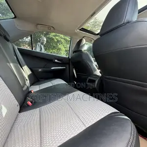 Toyota Camry SE 4dr Sedan (2.5L 4cyl 6A) 2013 Silver