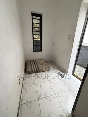 1bdrm Shared Apartment in Ocean Harbor, Lekki for rent