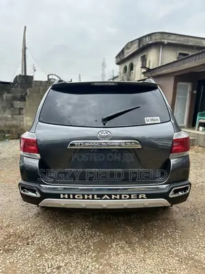 Toyota Highlander 3.5L 4WD 2013 Gray