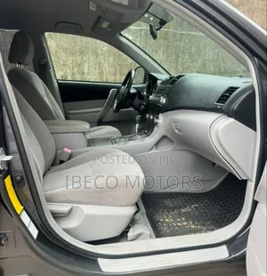 Toyota Highlander V6 2009 Gray