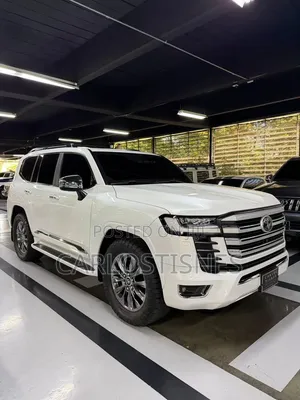 Toyota Land Cruiser LC300 2024 White