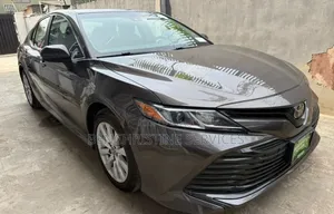 Toyota Camry LE (2.5L 4cyl 8A) 2019