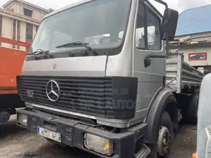 Mercedes Tipper