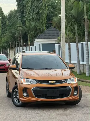 Chevrolet Sonic 2017 Orange