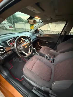 Chevrolet Sonic 2017 Orange