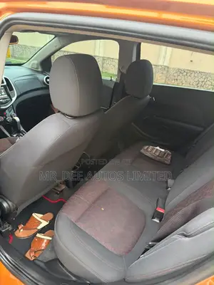 Chevrolet Sonic 2017 Orange
