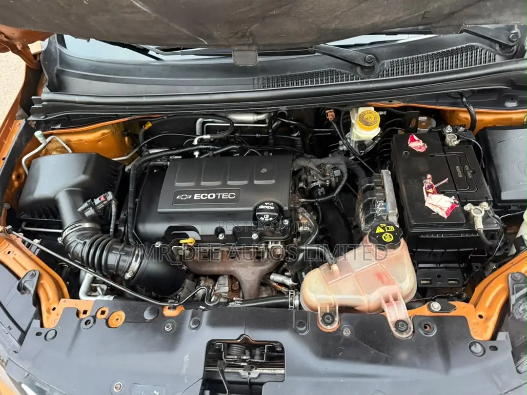 Chevrolet Sonic 2017 Orange