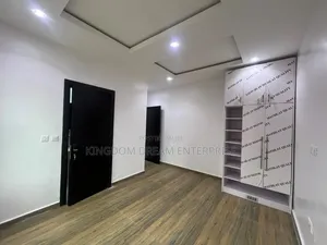 3bdrm Apartment in Lekki Phase 1 for rent
