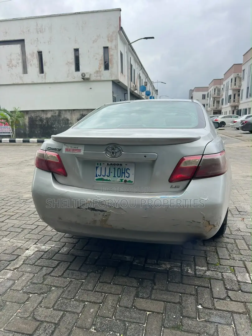 Toyota Camry 2009 Silver