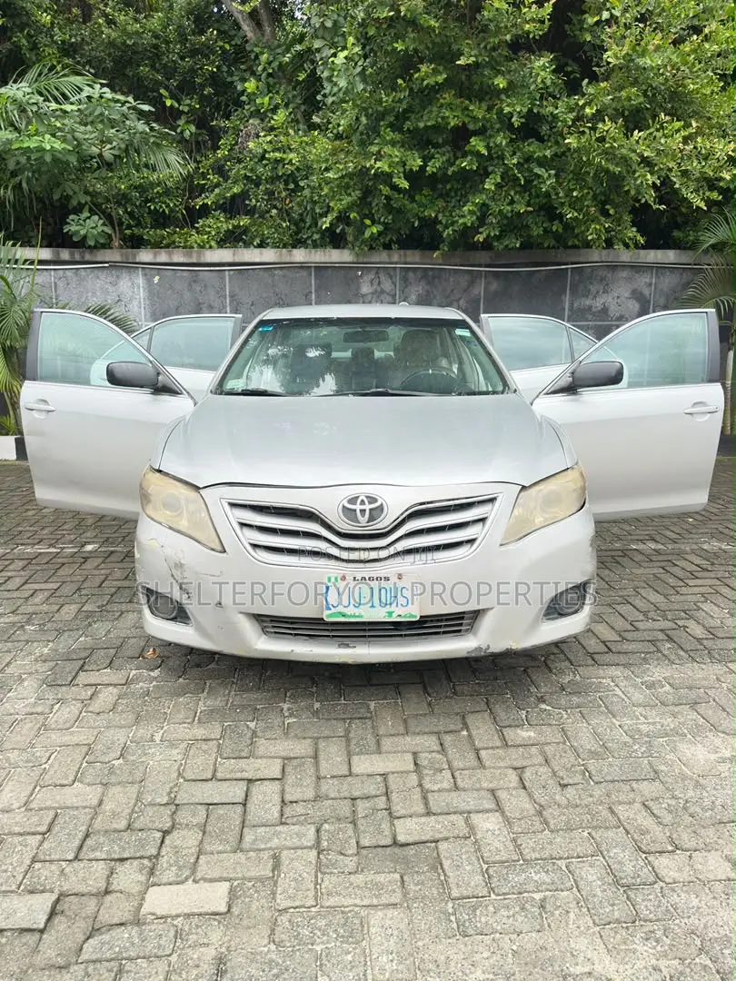 Toyota Camry 2009 Silver
