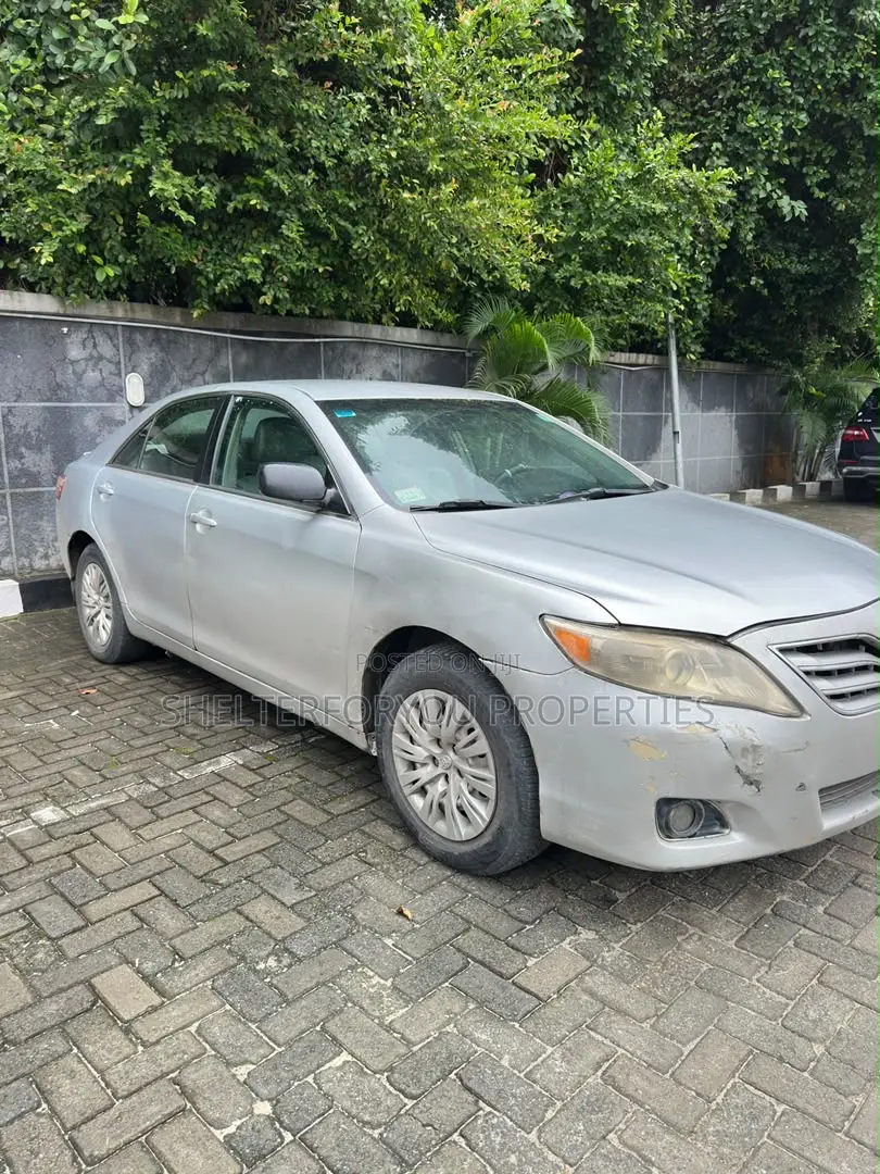 Toyota Camry 2009 Silver