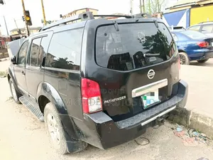 Nissan Pathfinder 2006 Black