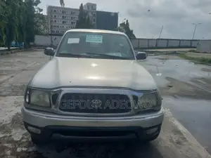 Toyota Tacoma Base 4x2 Xtracab 121.9 in. WB 2003 Silver