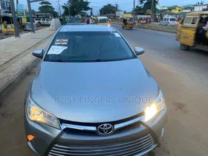 Toyota Camry 2016 Silver