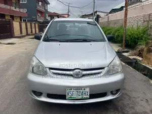 Toyota Echo 2004 Silver