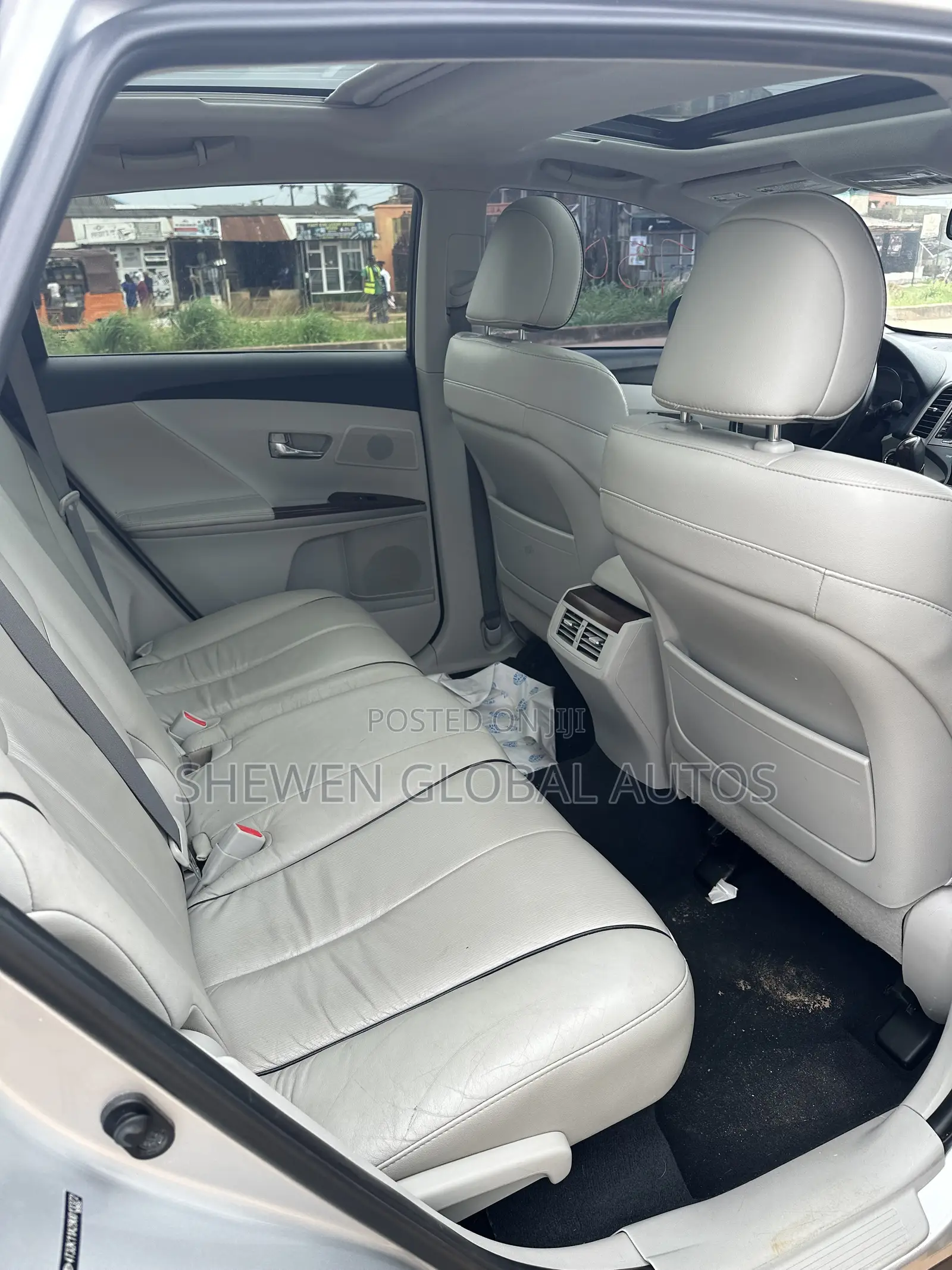 Toyota Venza XLE 2010 Silver