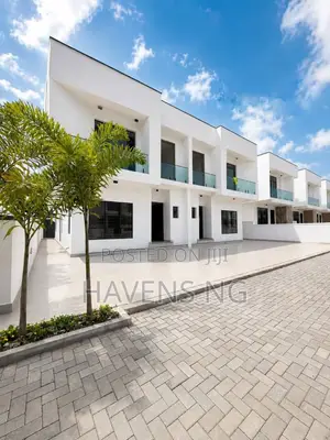 4bdrm Duplex in Lekki Phase 2 for sale