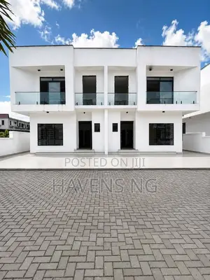 4bdrm Duplex in Lekki Phase 2 for sale