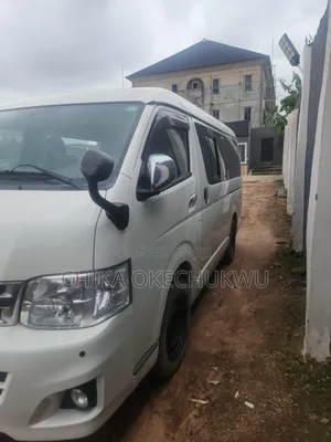 Toyota HiAce 2012 White