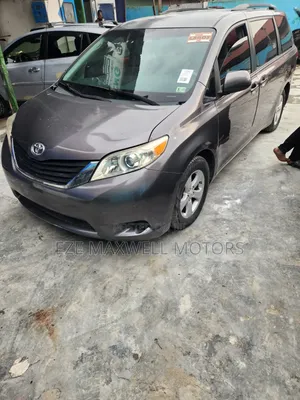 Toyota Sienna LE 8 Passenger 2010 Gray