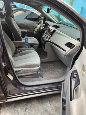 Toyota Sienna LE 8 Passenger 2010 Gray