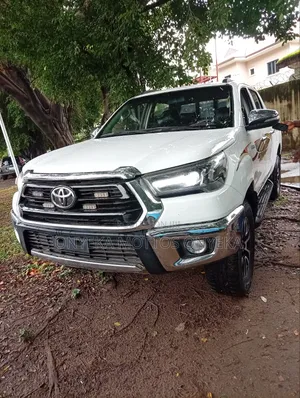 Toyota Hilux 2014 White