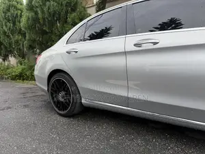Mercedes-Benz C300 2016 Gray