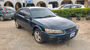 Toyota Camry LE 4dr Sedan (2.2L 4cyl 4A) 2000 Green