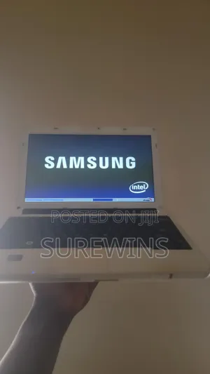 Laptop Samsung Galaxy Book 2 2GB Intel Atom HDD 500GB