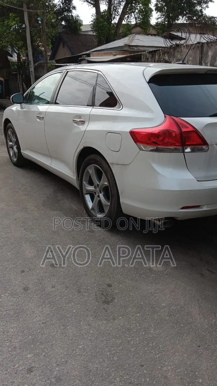 Toyota Venza 2009 White