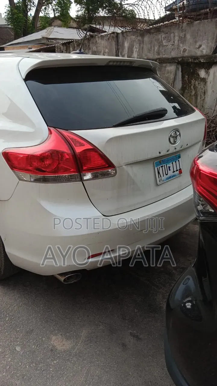 Toyota Venza 2009 White