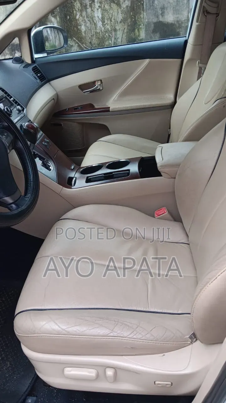 Toyota Venza 2009 White