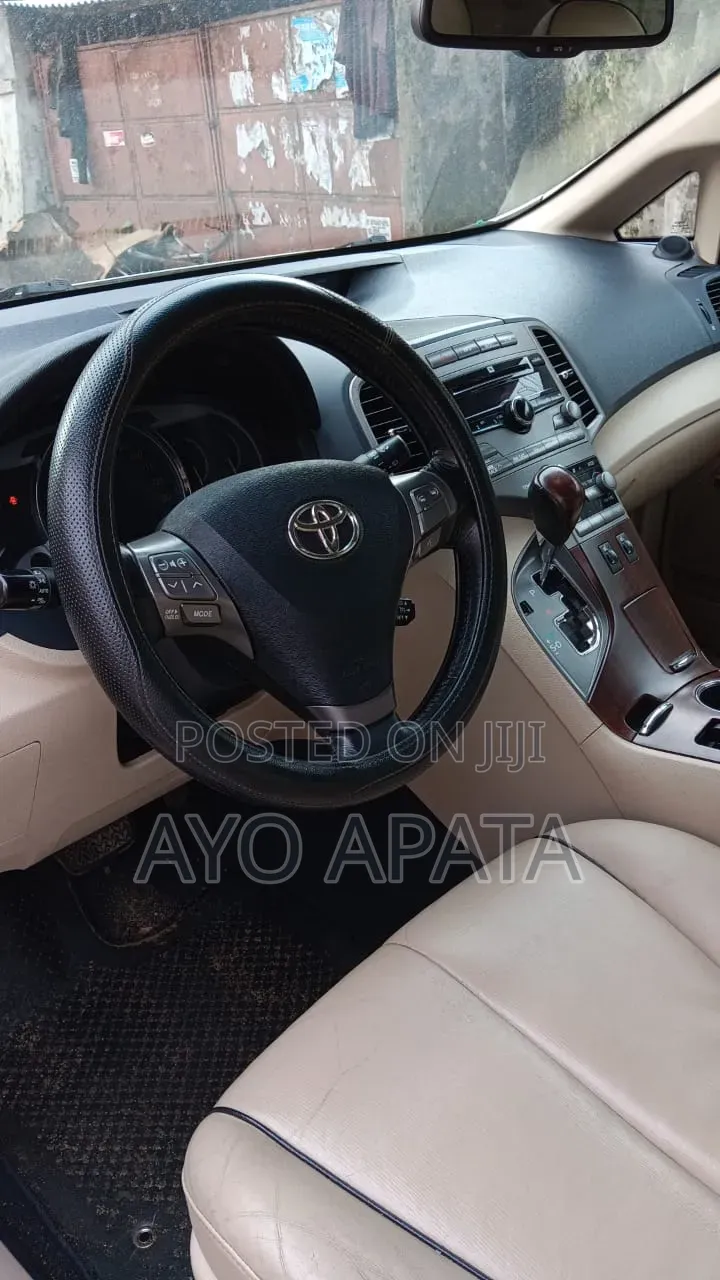 Toyota Venza 2009 White